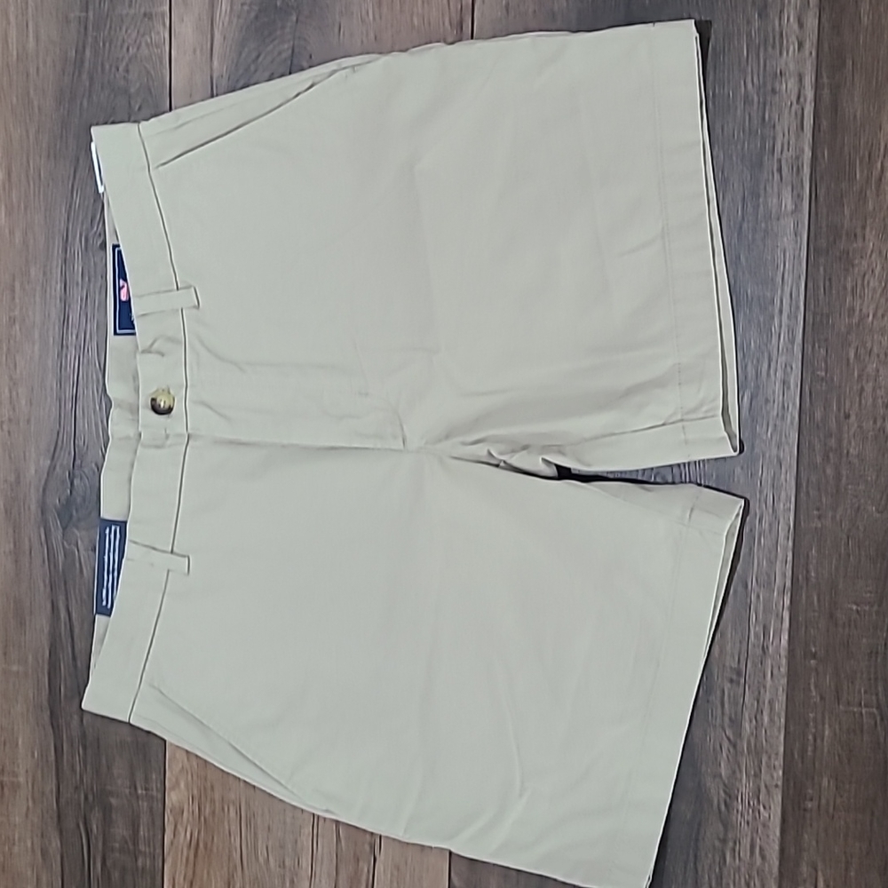 Vineyard Vines shorts